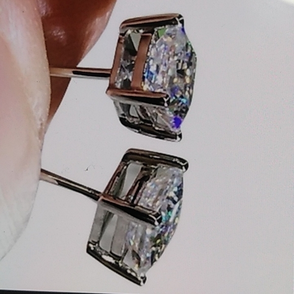 2.5 CARAT SQUARE PRINCESS DIAMOND STUD EARRINGS - Picture 5 of 5